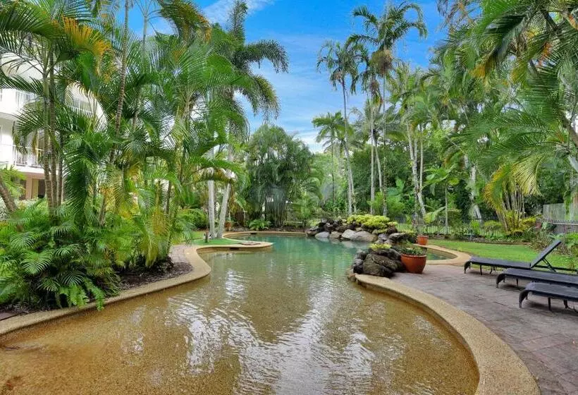 Golden Sands Beachfront Resort