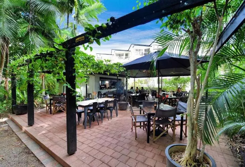 Golden Sands Beachfront Resort