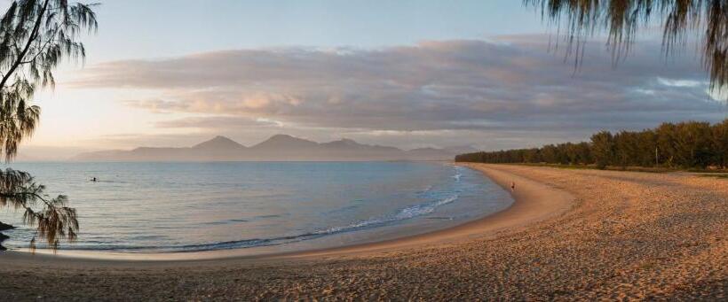 Golden Sands Beachfront Resort
