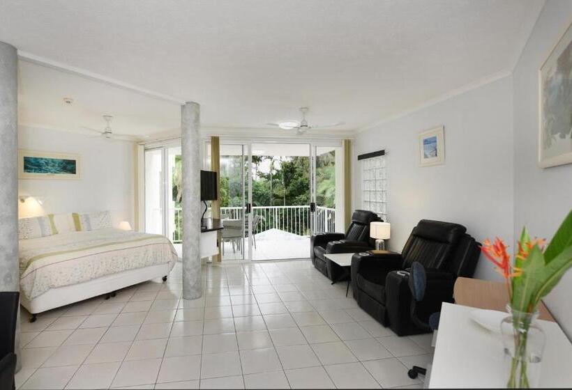 Golden Sands Beachfront Resort