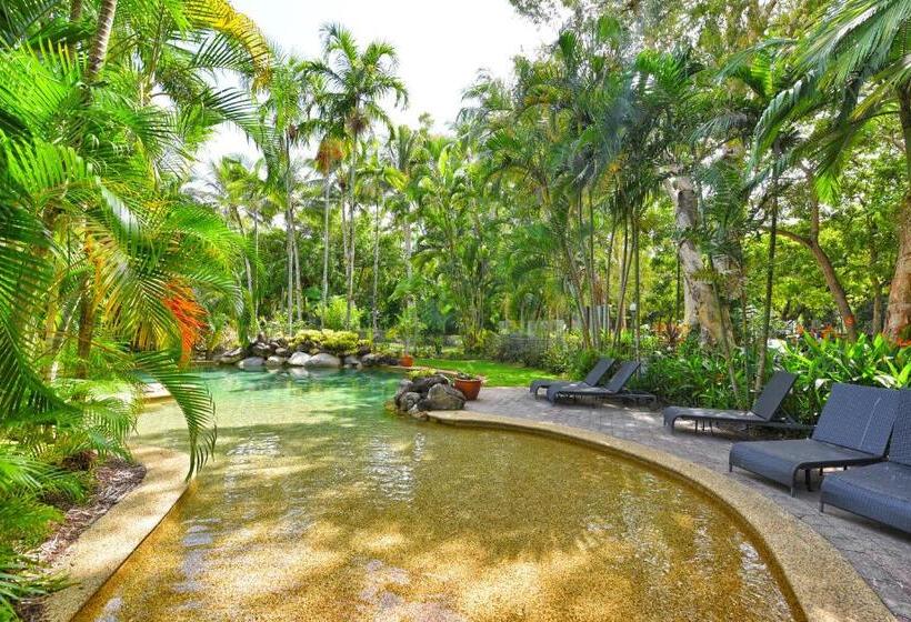 Golden Sands Beachfront Resort