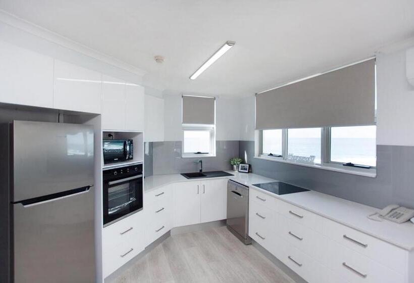 Grosvenor Beachfront Apartments Surfers Paradise