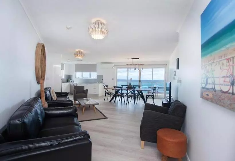 Grosvenor Beachfront Apartments Surfers Paradise