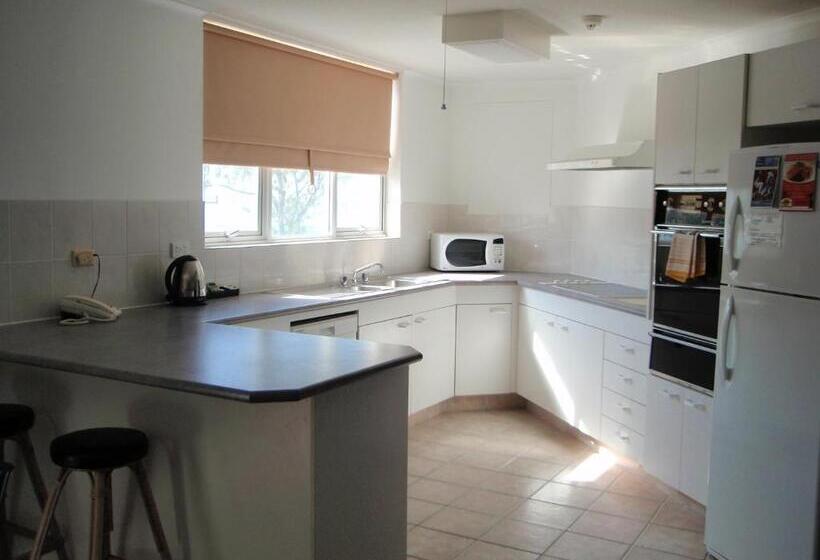 Grosvenor Beachfront Apartments Surfers Paradise