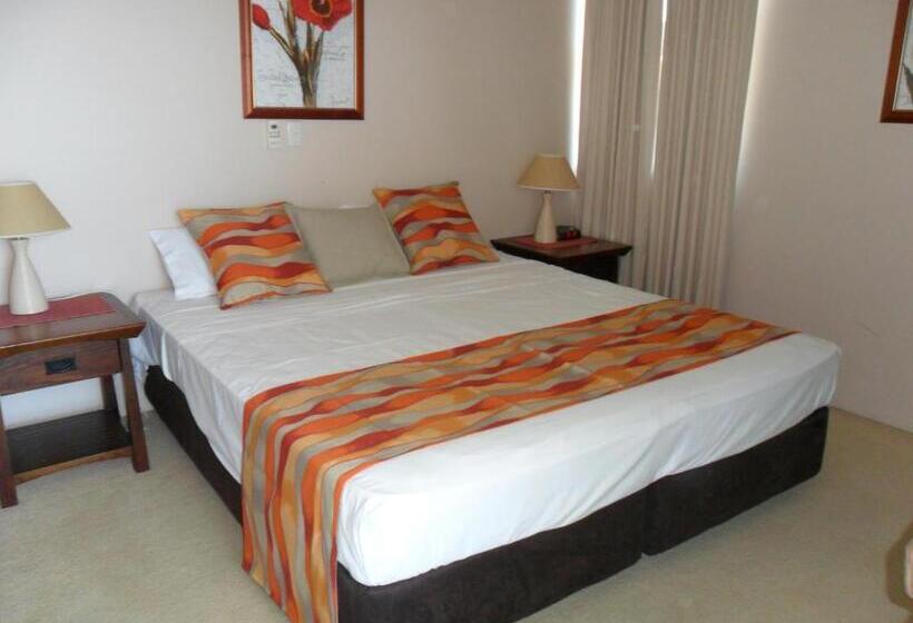 Grosvenor Beachfront Apartments Surfers Paradise