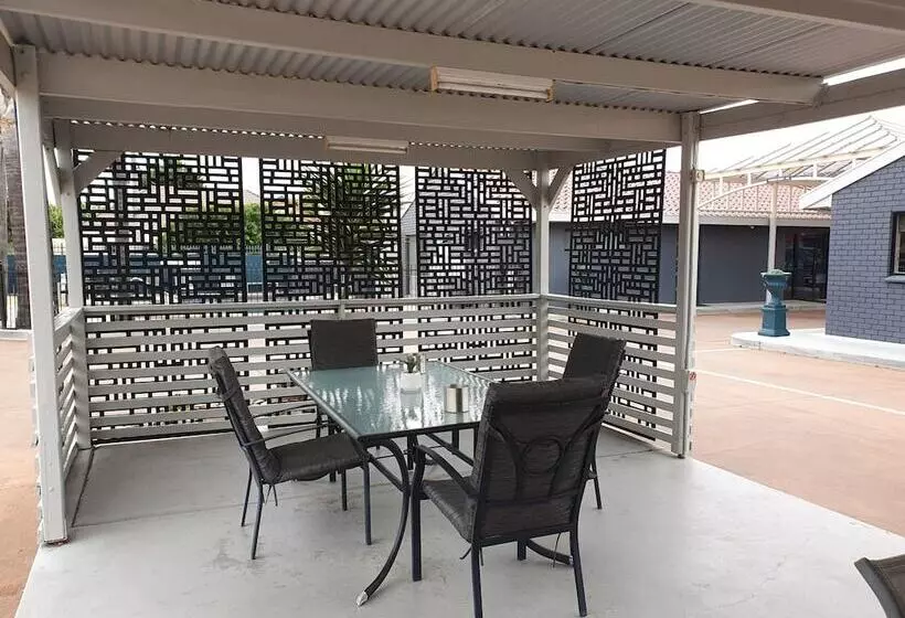 酒店 Addison Motor Inn