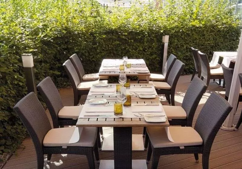 هتل Courtyard By Marriott Linz