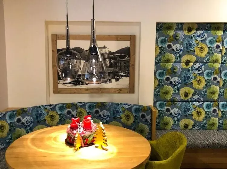 Отель Goldener Löwe