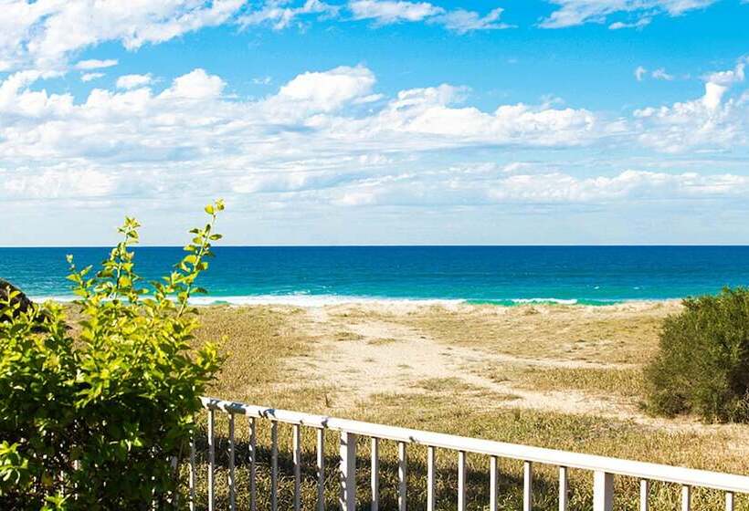 فندق Sandcastles On Currumbin Beach