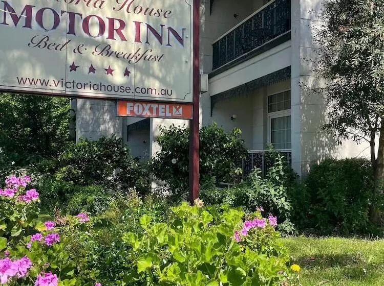 בית מלון כפרי Victoria House Motor Inn