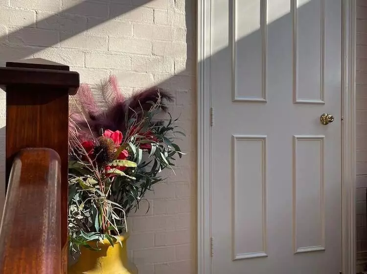 בית מלון כפרי Victoria House Motor Inn