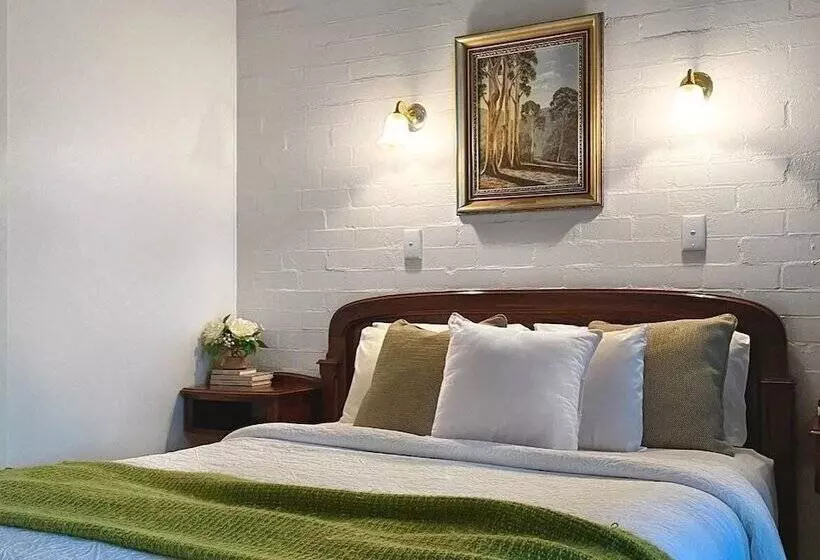 בית מלון כפרי Victoria House Motor Inn