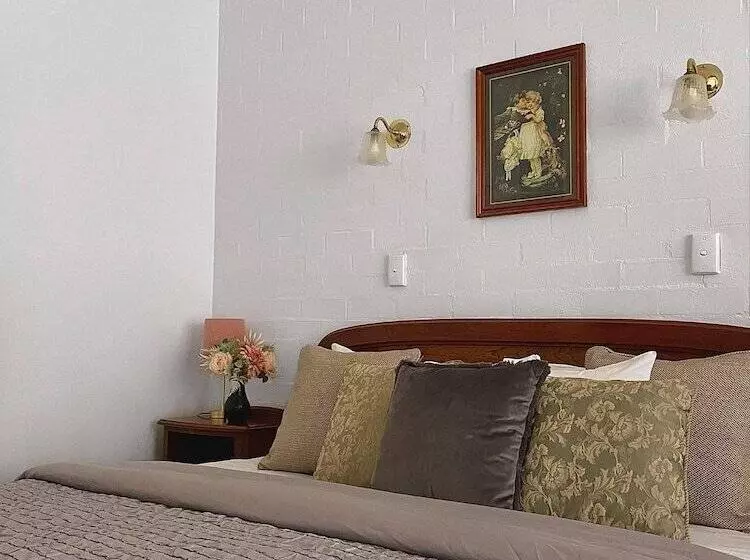 בית מלון כפרי Victoria House Motor Inn