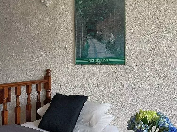 בית מלון כפרי Victoria House Motor Inn