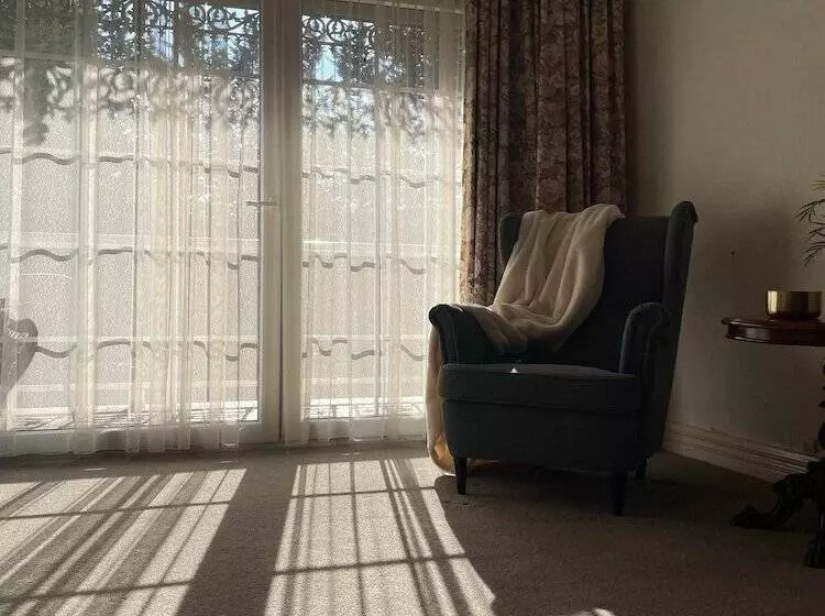 בית מלון כפרי Victoria House Motor Inn