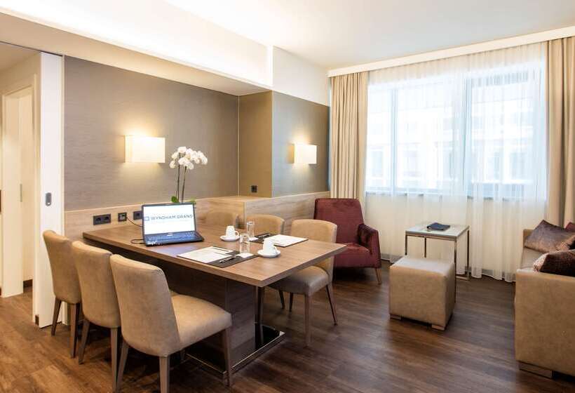 בית מלון כפרי Wyndham Grand Salzburg Conference Centre