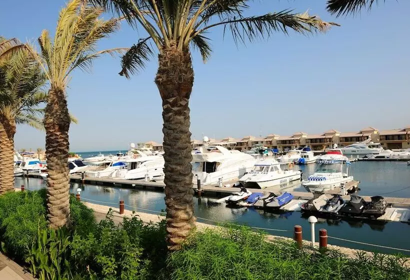 Al Bander Hotel & Resort