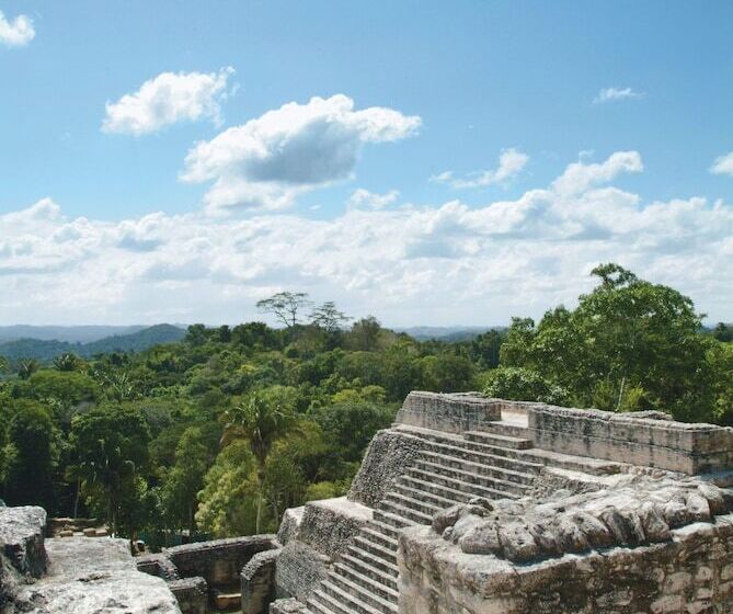בית מלון כפרי Blancaneaux Lodge by Francis Ford Coppola