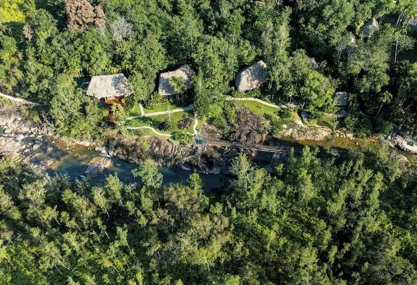 فندق Blancaneaux Lodge by Francis Ford Coppola