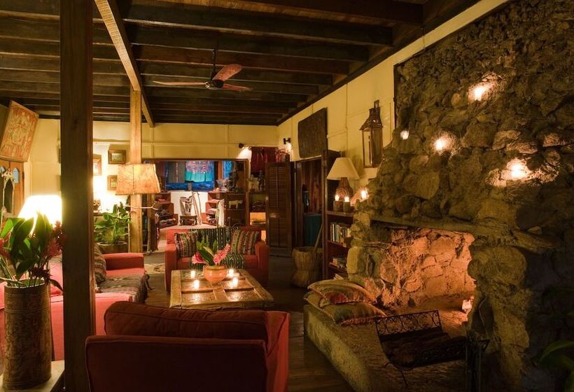 בית מלון כפרי Blancaneaux Lodge by Francis Ford Coppola