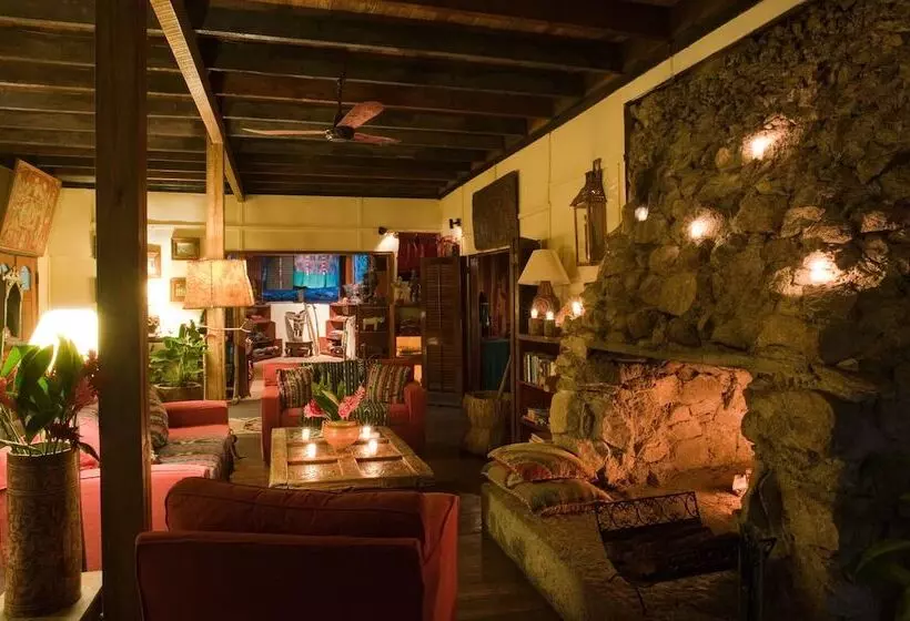 فندق Blancaneaux Lodge by Francis Ford Coppola