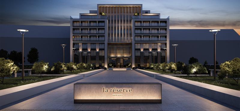 هتل La Réserve Resort