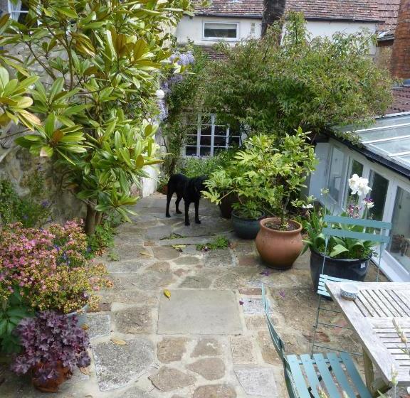 تختخواب و صبحانه Cumberland House