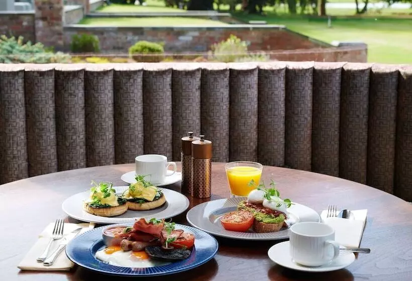 ホテル Aldwark Manor Estate