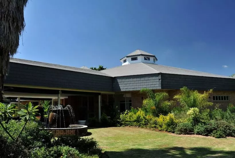 هتل Cresta Lodge Gaborone