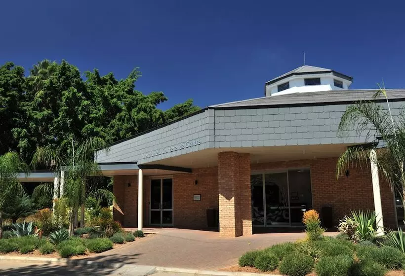 هتل Cresta Lodge Gaborone