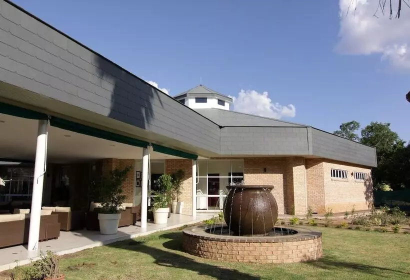 هتل Cresta Lodge Gaborone