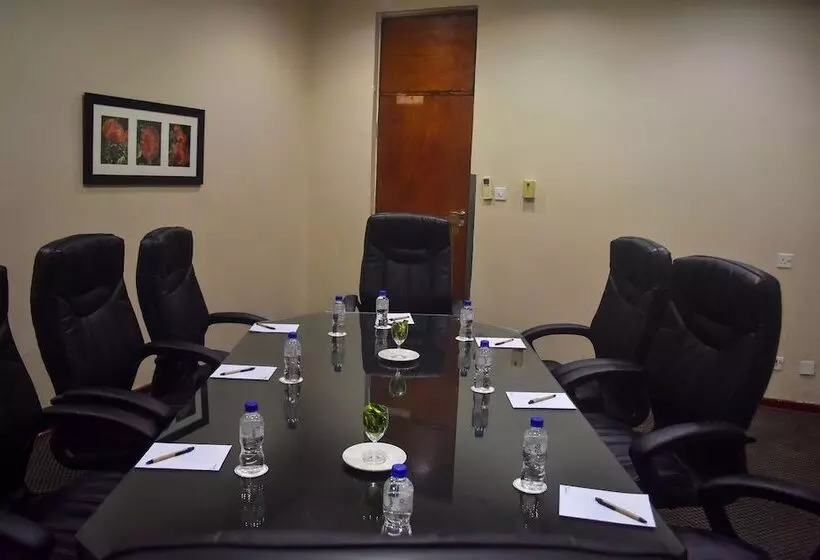 هتل Cresta Lodge Gaborone