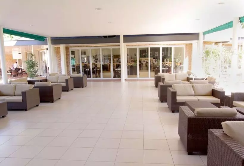 هتل Cresta Lodge Gaborone