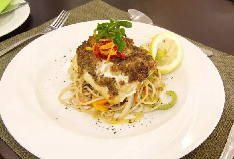 هتل Cresta Lodge Gaborone