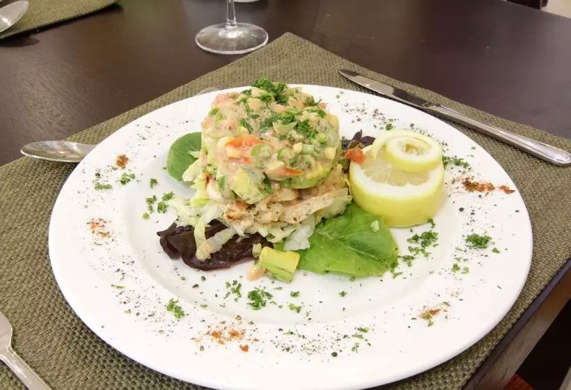 هتل Cresta Lodge Gaborone