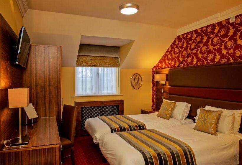 Отель Rogerthorpe Manor