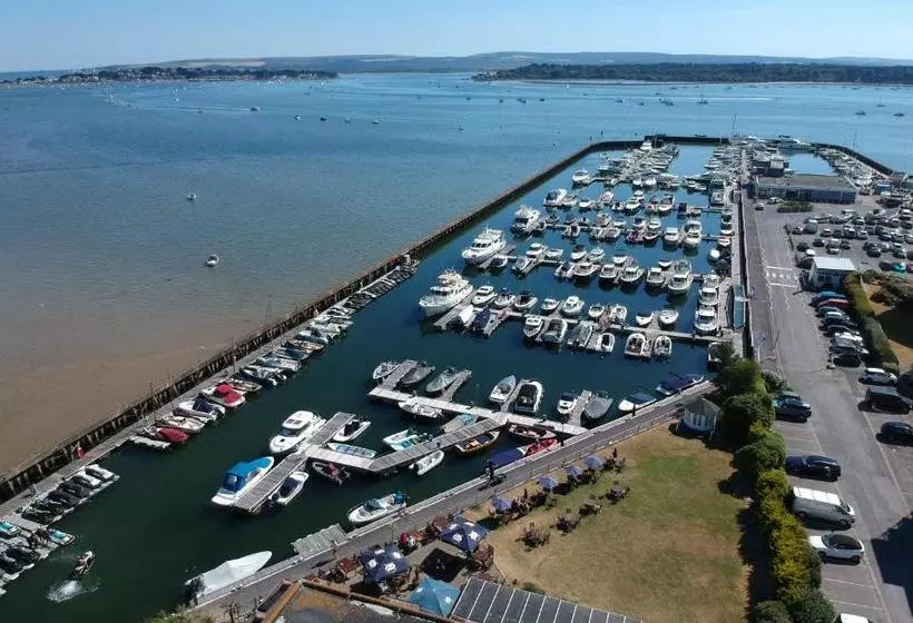 호텔 Salterns Harbourside