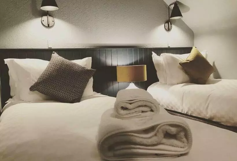 Hotell The Balavoulin Pub With Rooms