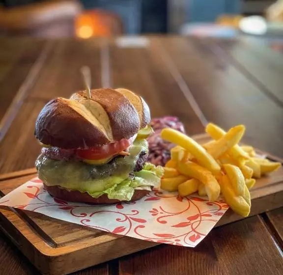 Hotell The Balavoulin Pub With Rooms