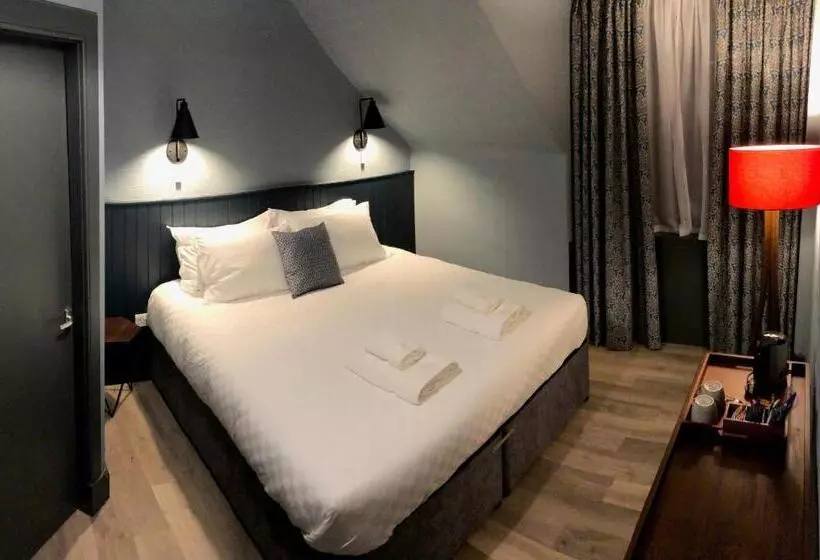 Hotell The Balavoulin Pub With Rooms