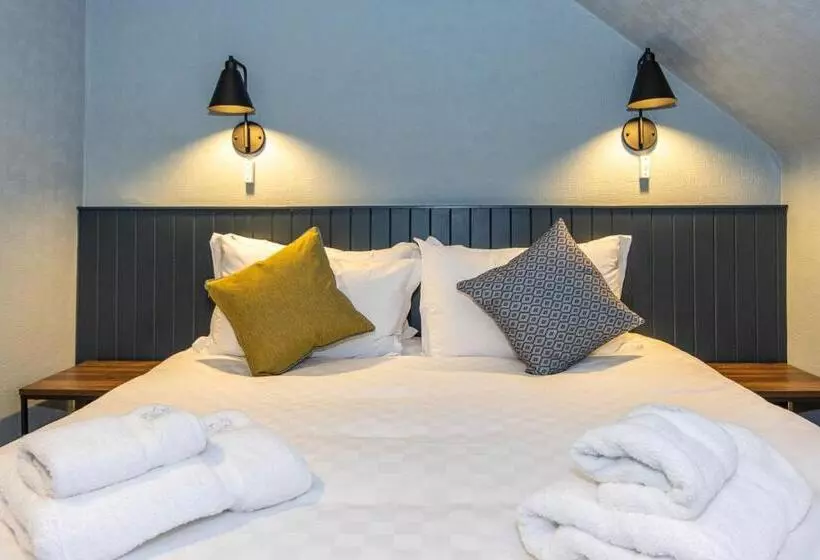 Hotell The Balavoulin Pub With Rooms