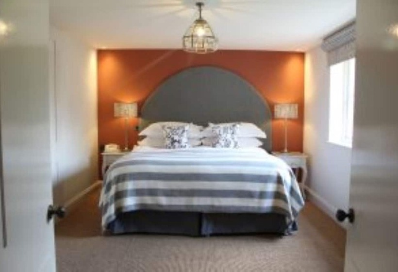 호텔 The Hare & Hounds