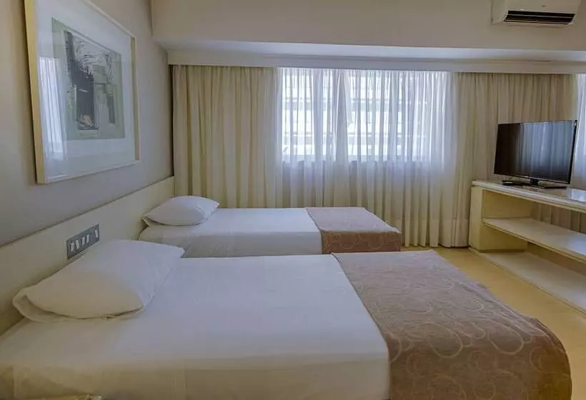 Отель Victoria Villa Curitiba By Nacional Inn