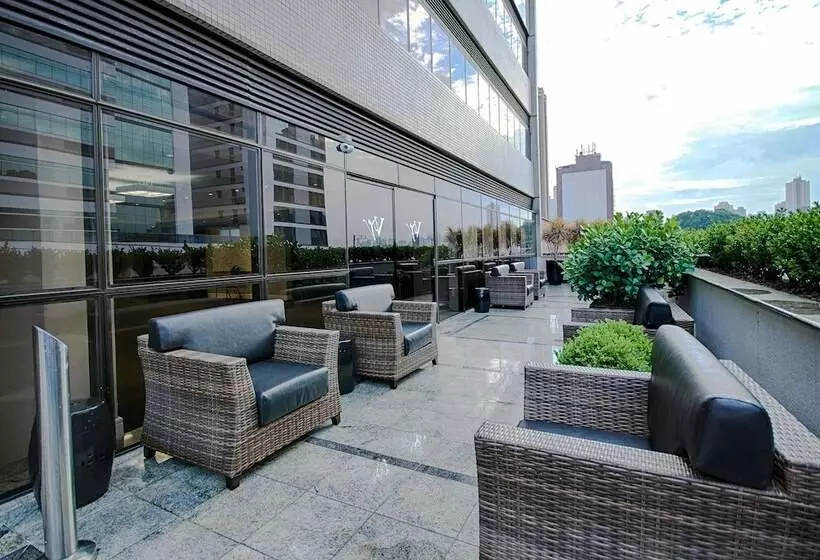 Отель Victoria Villa Curitiba By Nacional Inn