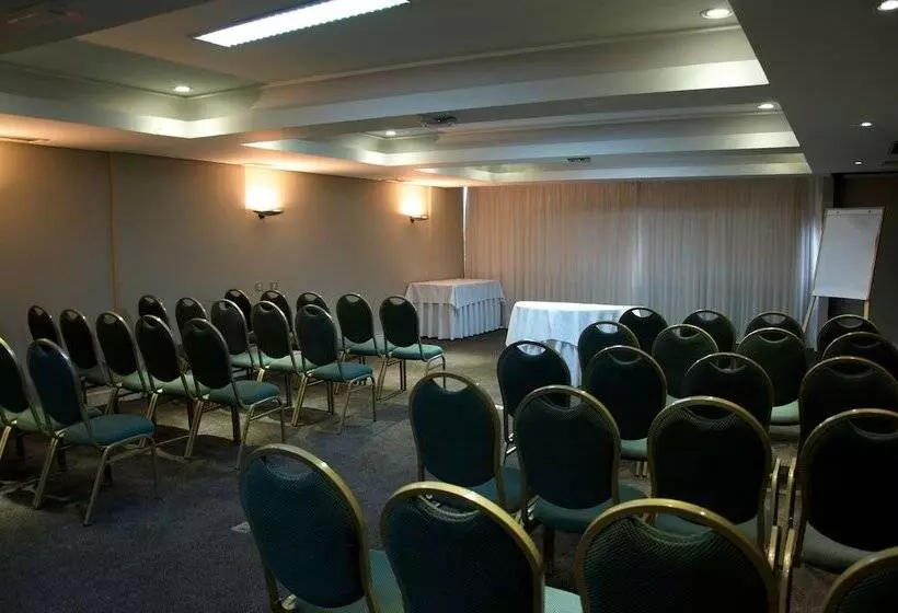 Отель Victoria Villa Curitiba By Nacional Inn