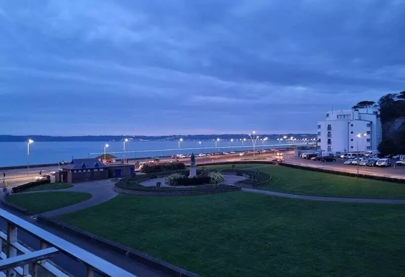 Grand Jersey Hotel And Spa