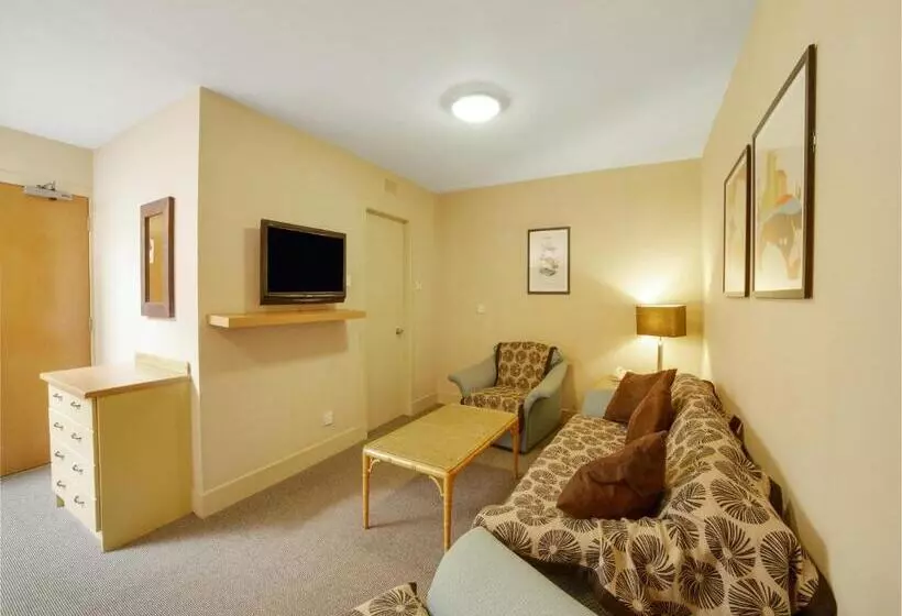 Отель Brentwood Aberdeen City Centre