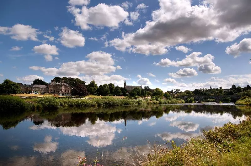 ホテル Ednam House