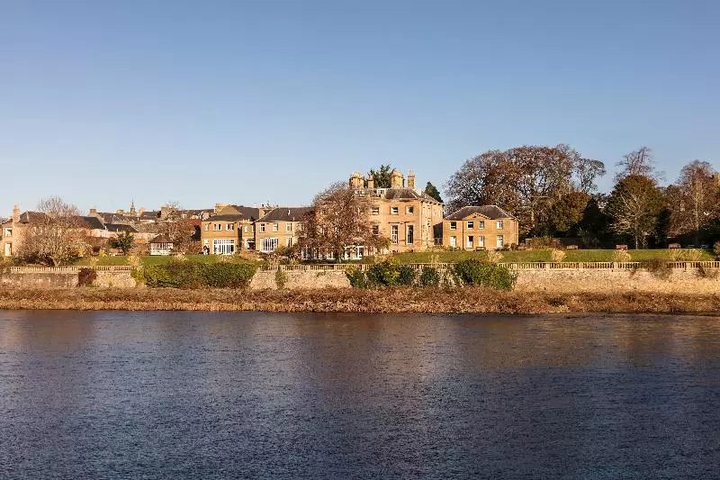 ホテル Ednam House