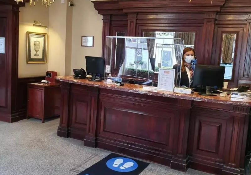 ホテル Grange White Hall